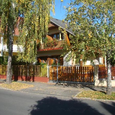 Virágoskert Apartman Heviz Exterior foto