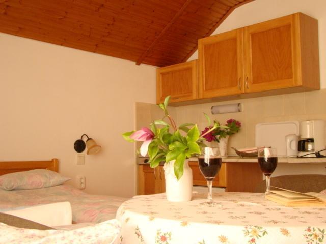 Virágoskert Apartman Heviz Quarto foto