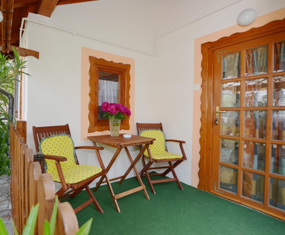 Virágoskert Apartman Heviz Exterior foto