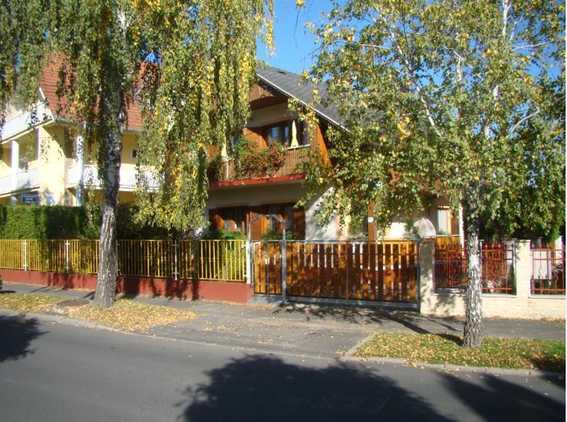 Virágoskert Apartman Heviz Exterior foto