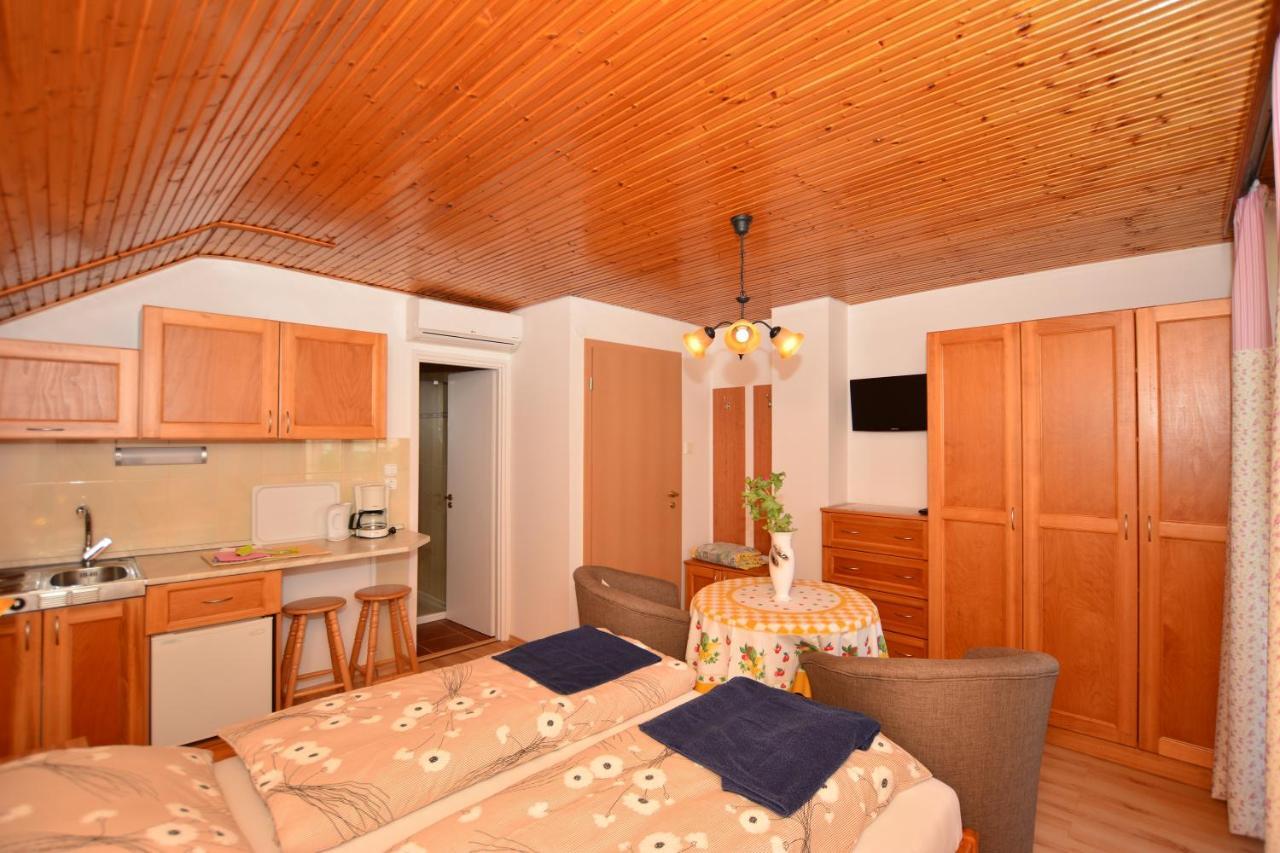 Virágoskert Apartman Heviz Exterior foto