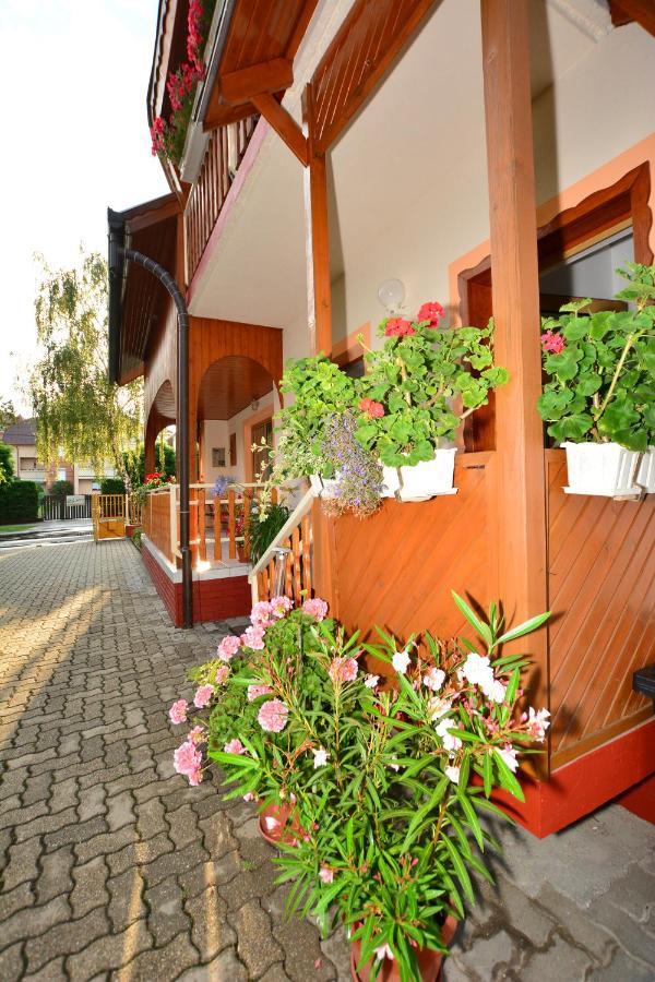 Virágoskert Apartman Heviz Exterior foto